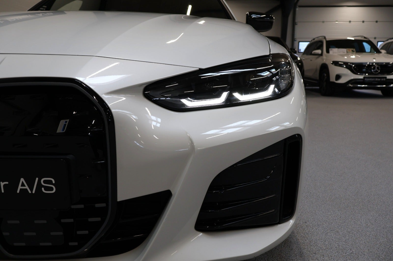 Hvid BMW i4 fra 2023