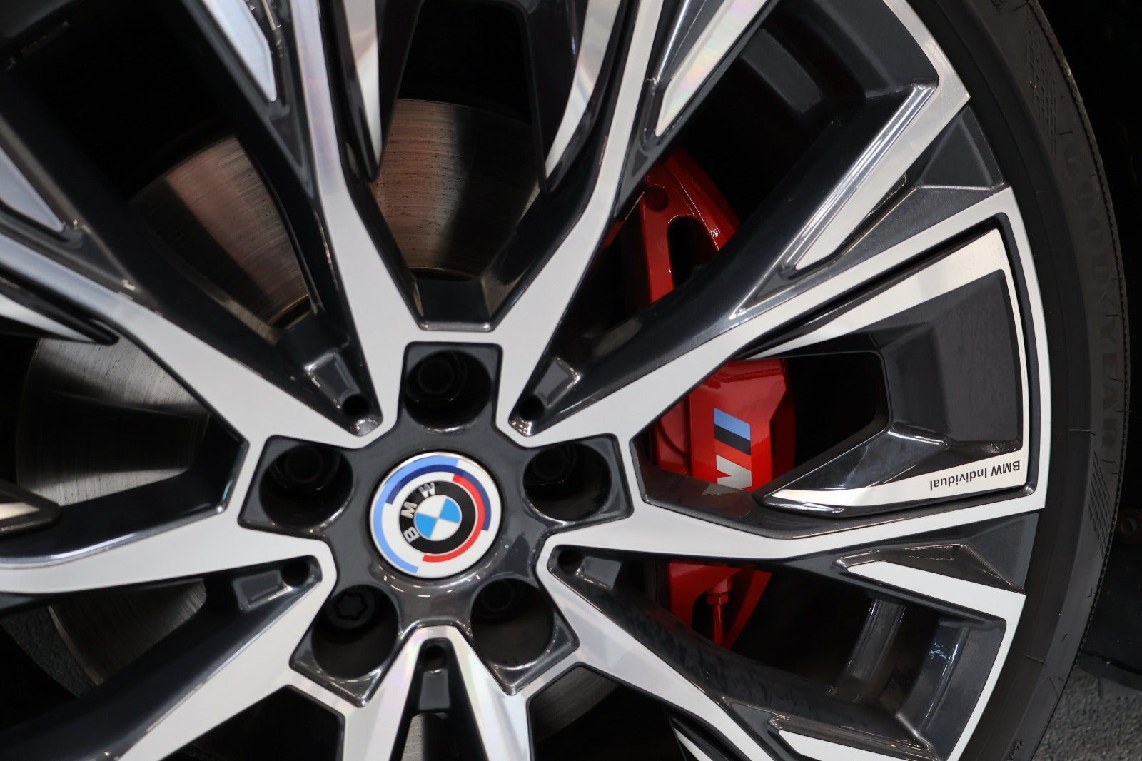 Hvid BMW i4 fra 2023