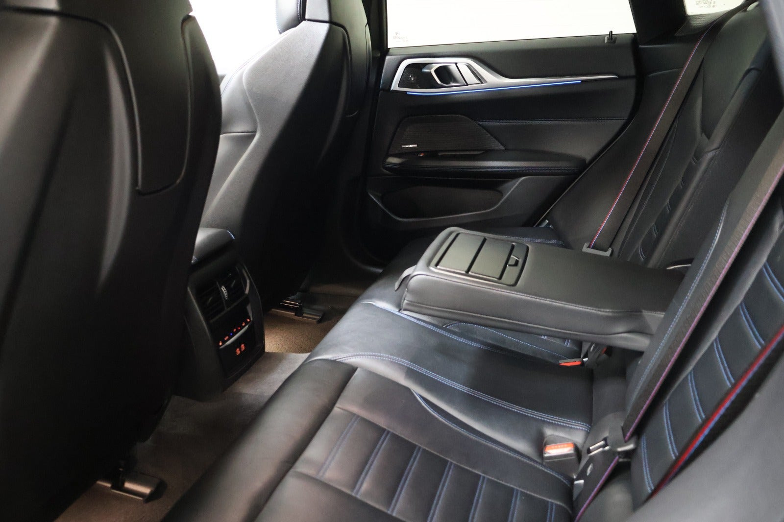 Hvid BMW i4 fra 2023