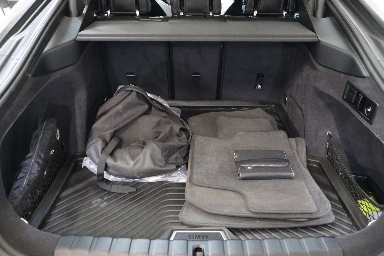 Hvid BMW i4 fra 2023
