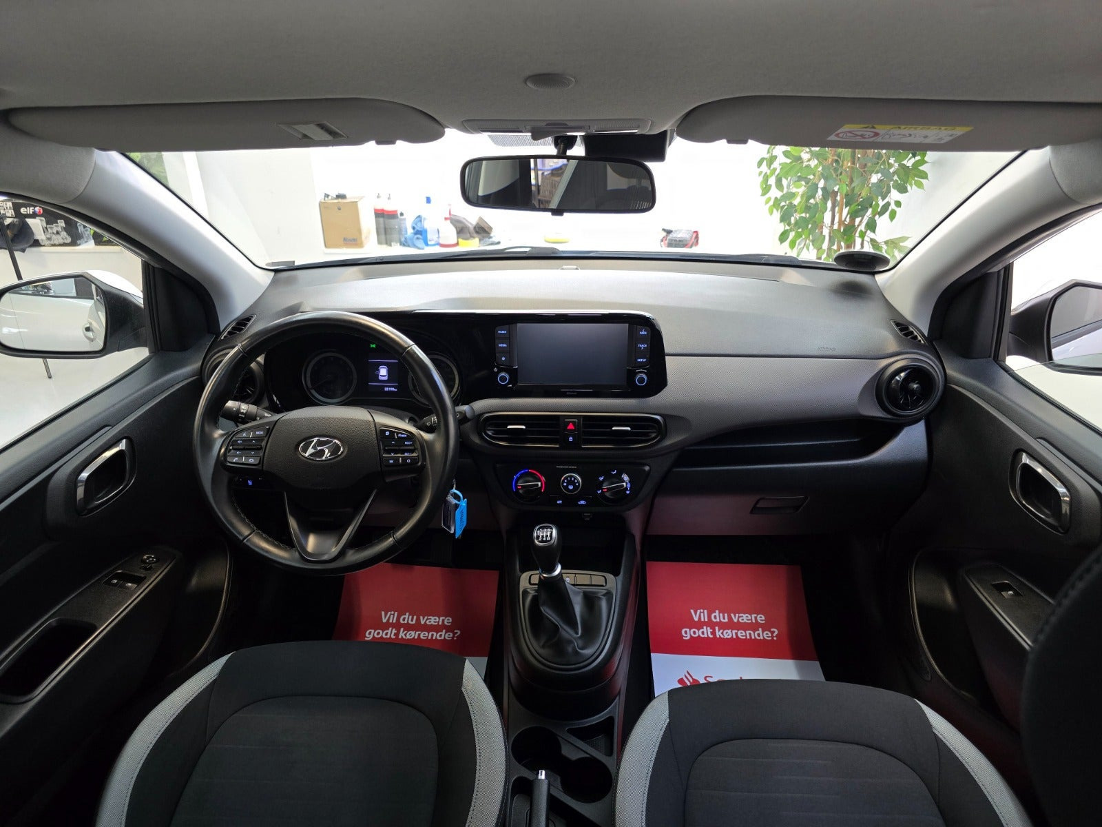 Sølv Hyundai i10 fra 2020