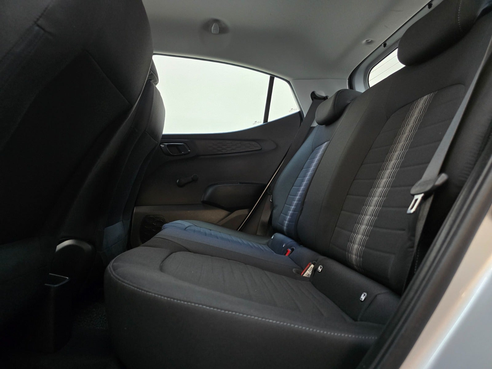 Sølv Hyundai i10 fra 2020