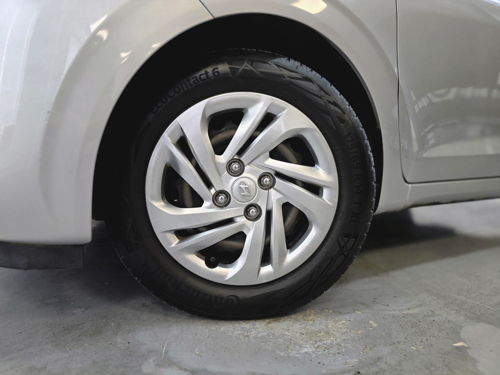 Sølv Hyundai i10 fra 2020