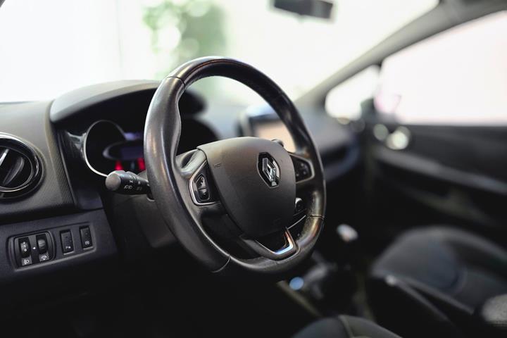 Hvid Renault Clio IV fra 2016