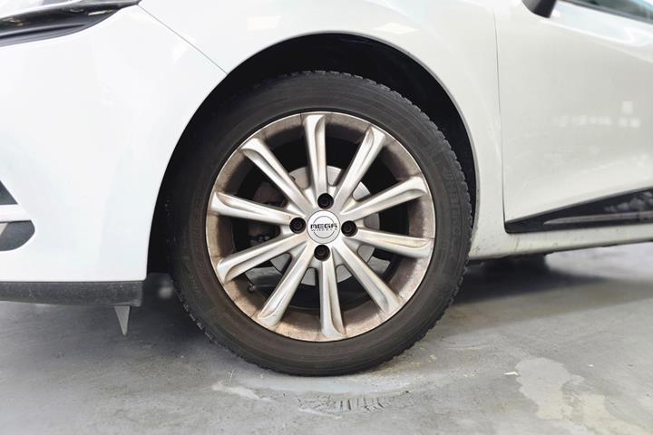 Hvid Renault Clio IV fra 2016