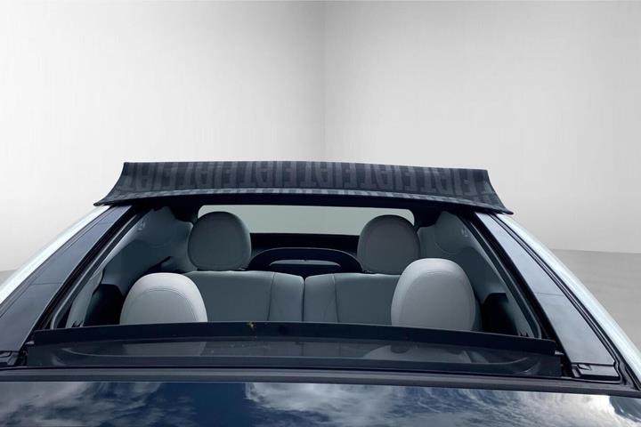 Hvid Fiat 500e fra 2023
