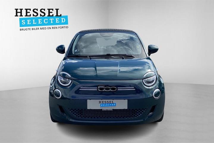 Blå Fiat 500e fra 2023