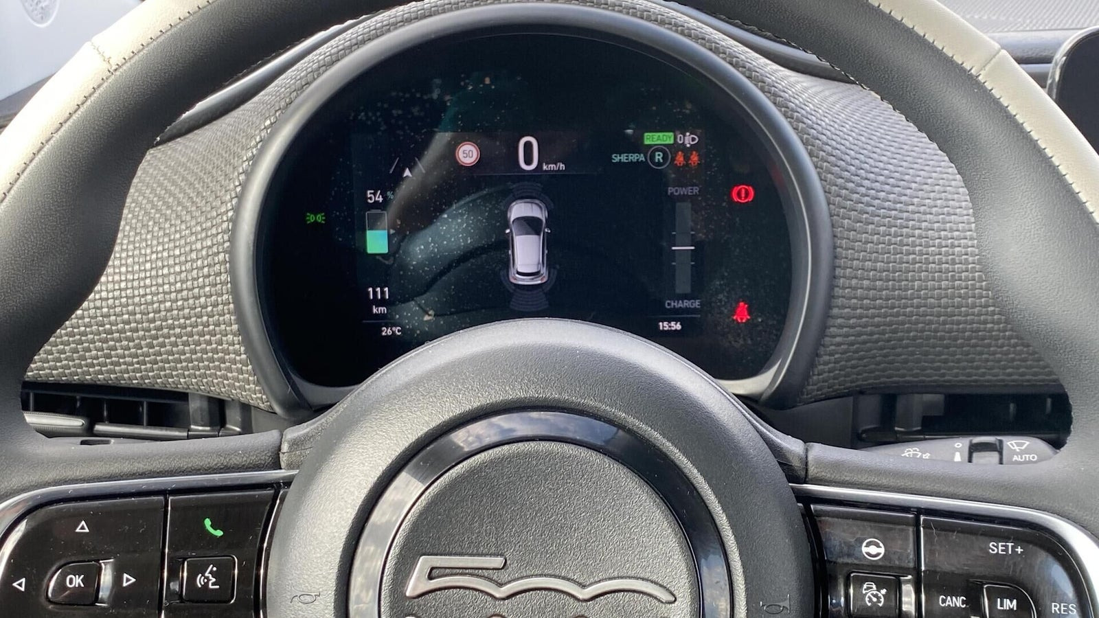 Blå Fiat 500e fra 2023
