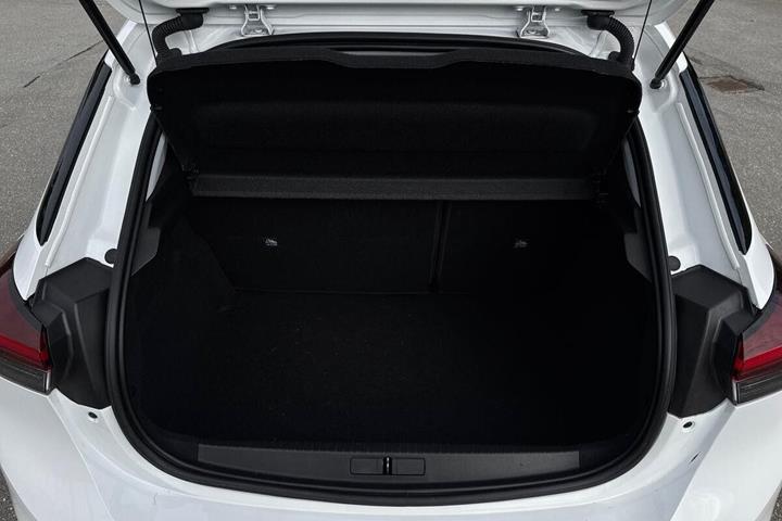 Hvid Opel Corsa-e fra 2022