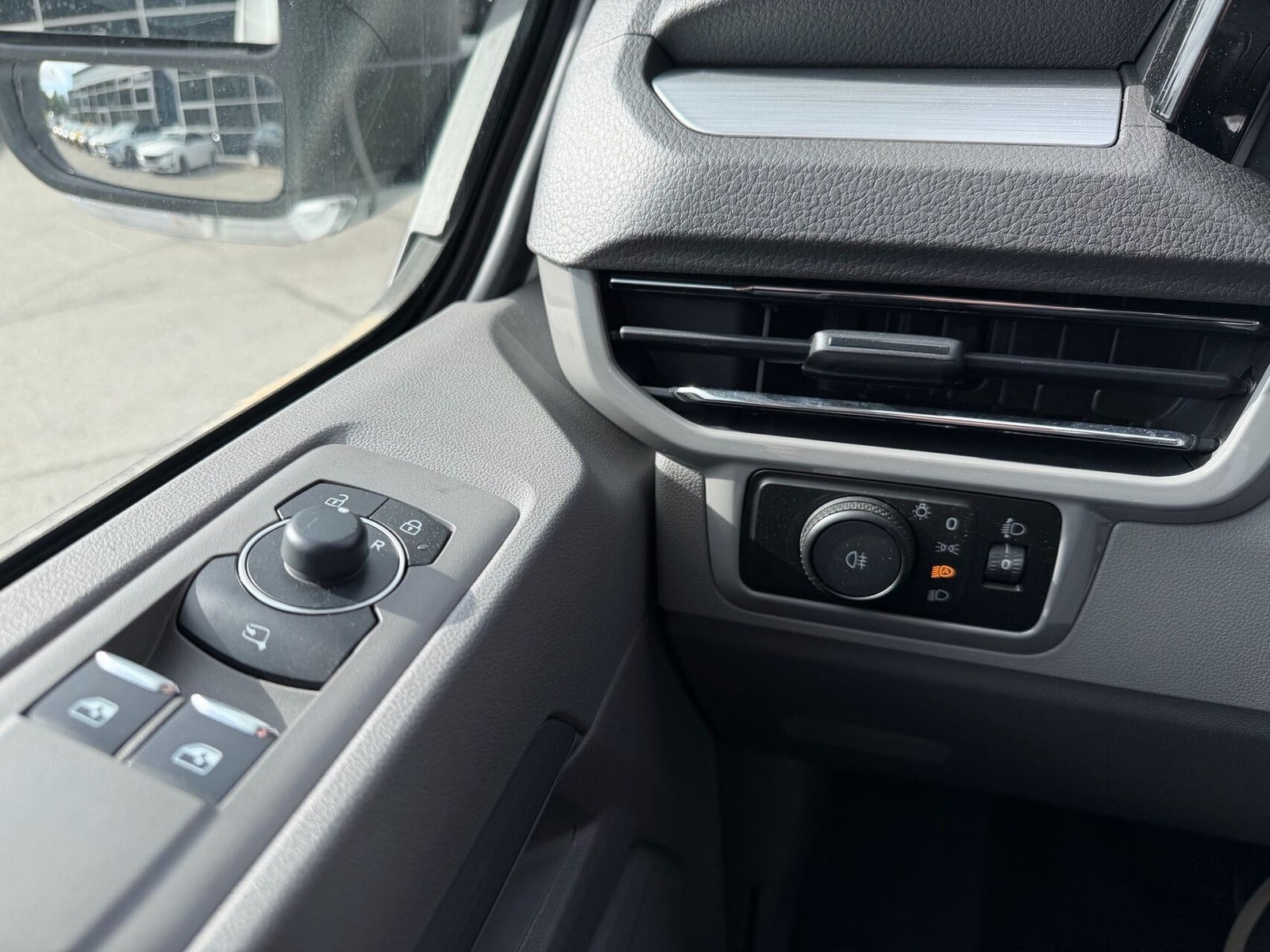 Hvid VW e-Transporter fra 2025