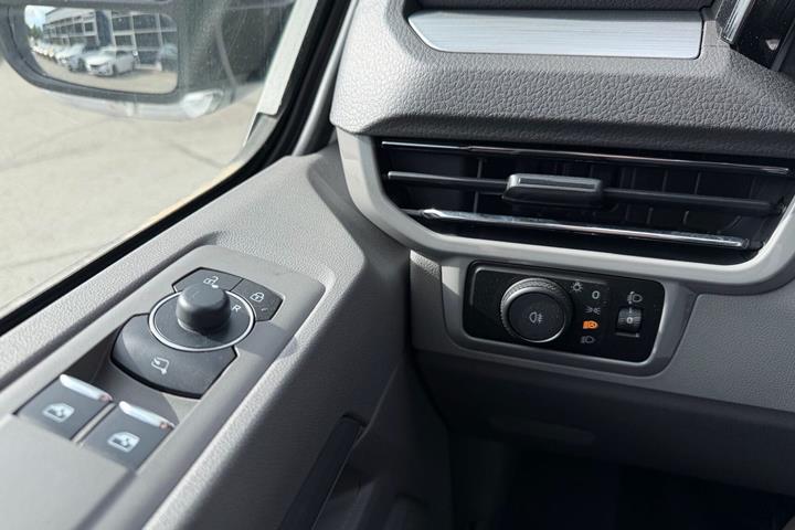 Hvid VW e-Transporter fra 2025