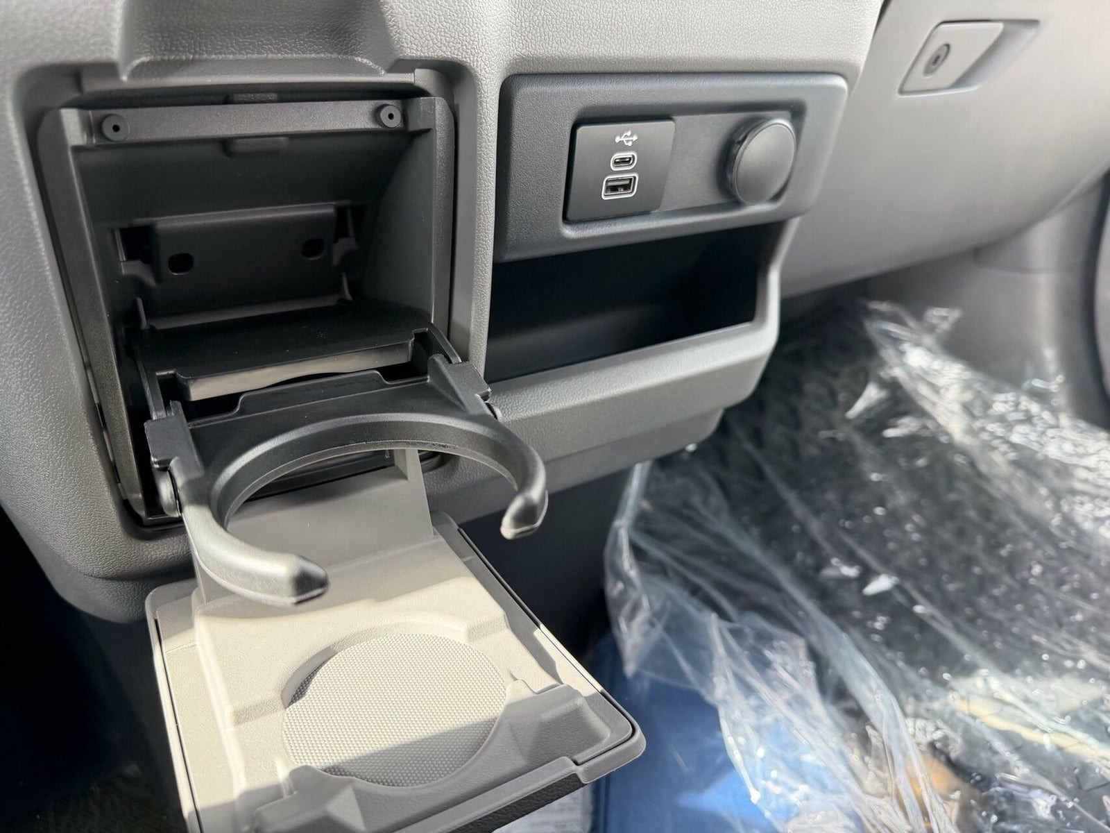 Hvid VW e-Transporter fra 2025