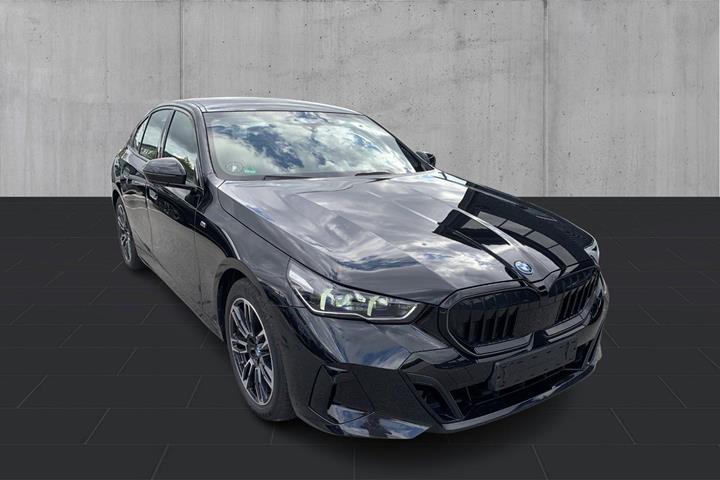 Sort BMW i5 fra 2024