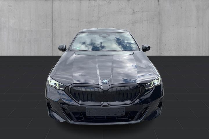 Sort BMW i5 fra 2024