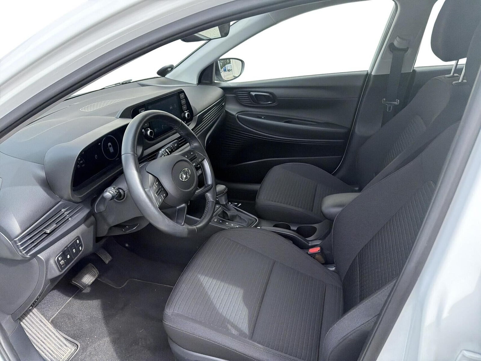 Hvid Hyundai i20 fra 2021