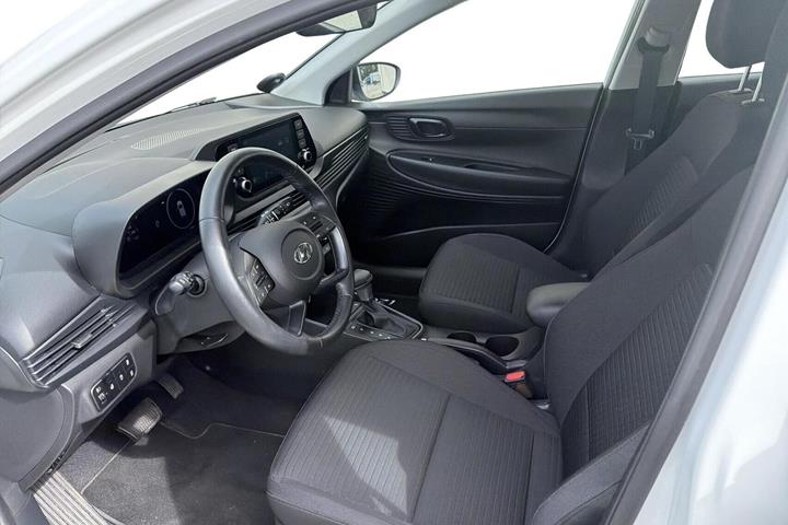 Hvid Hyundai i20 fra 2021