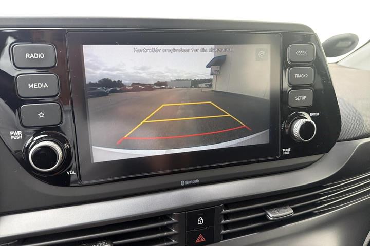 Hvid Hyundai i20 fra 2021