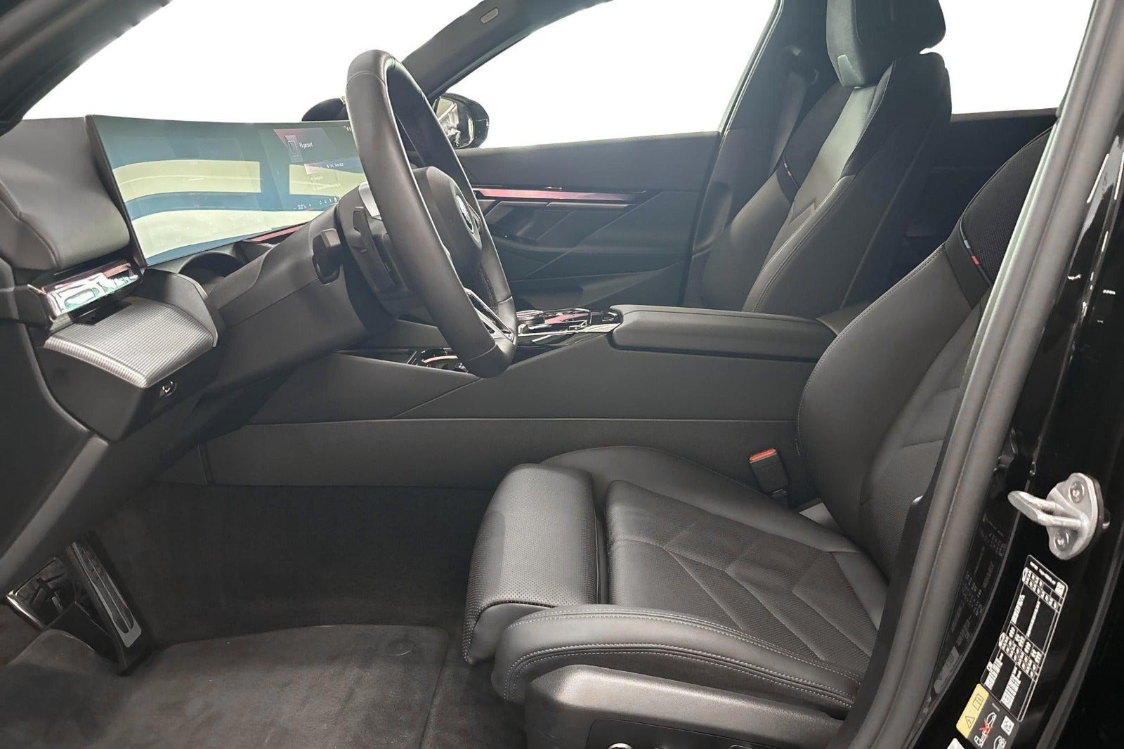 Sort BMW i5 fra 2026