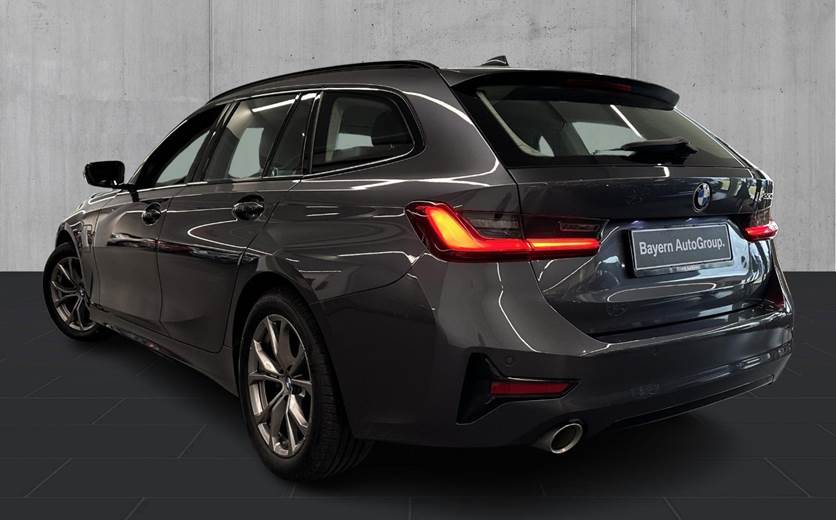 BMW 330e