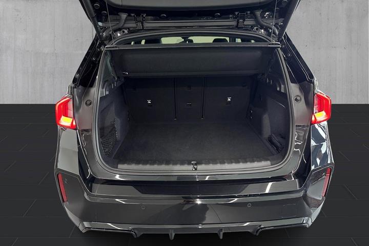 Sort BMW iX1 fra 2025