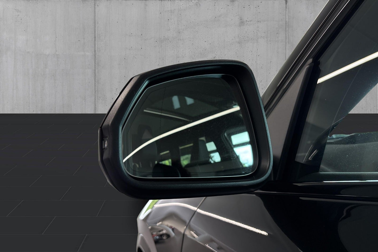Sort BMW iX1 fra 2025