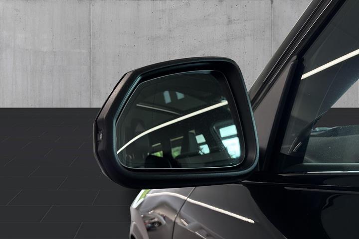 Sort BMW iX1 fra 2025