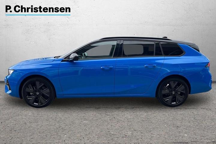 Blå Opel Astra-e fra 2024