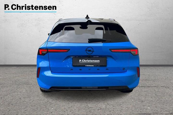 Blå Opel Astra-e fra 2024