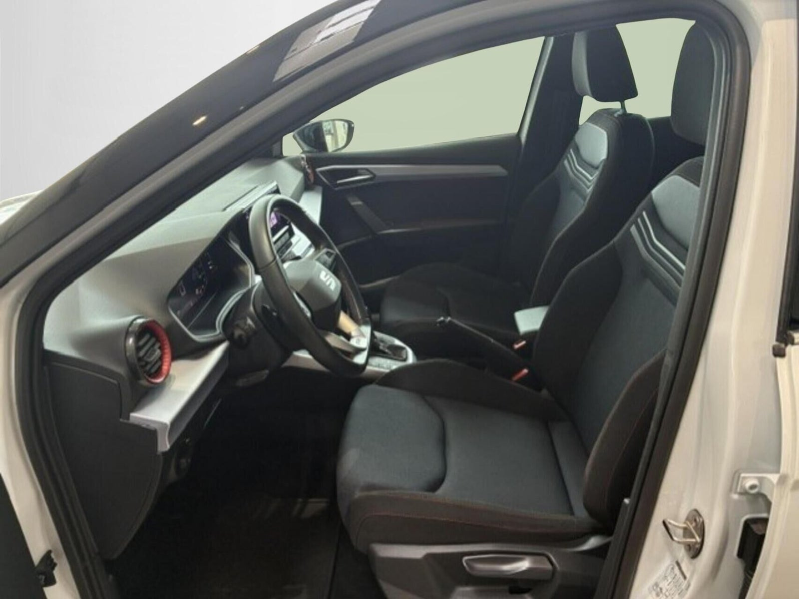 Beige Seat Arona fra 2023