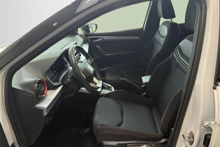 Beige Seat Arona fra 2023