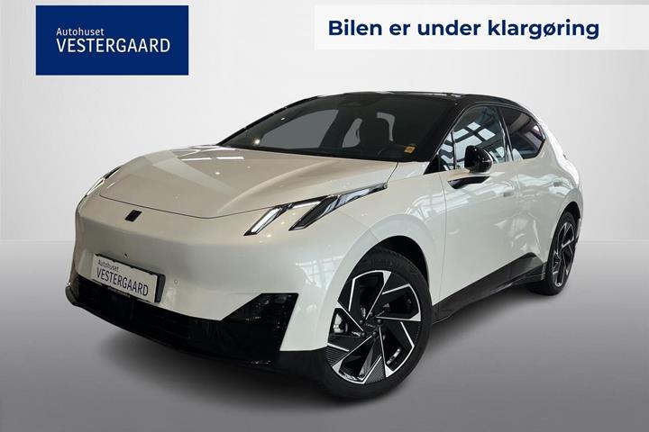 Hvid Lynk & Co 02 fra 2025