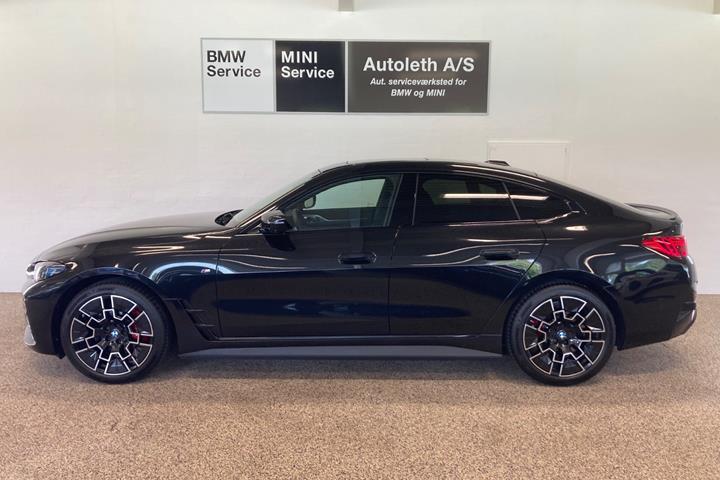Sort BMW i4 fra 2025