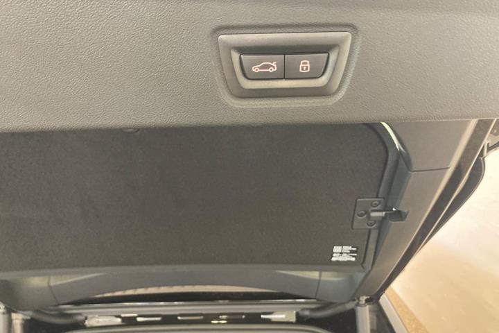 Sort BMW i4 fra 2025