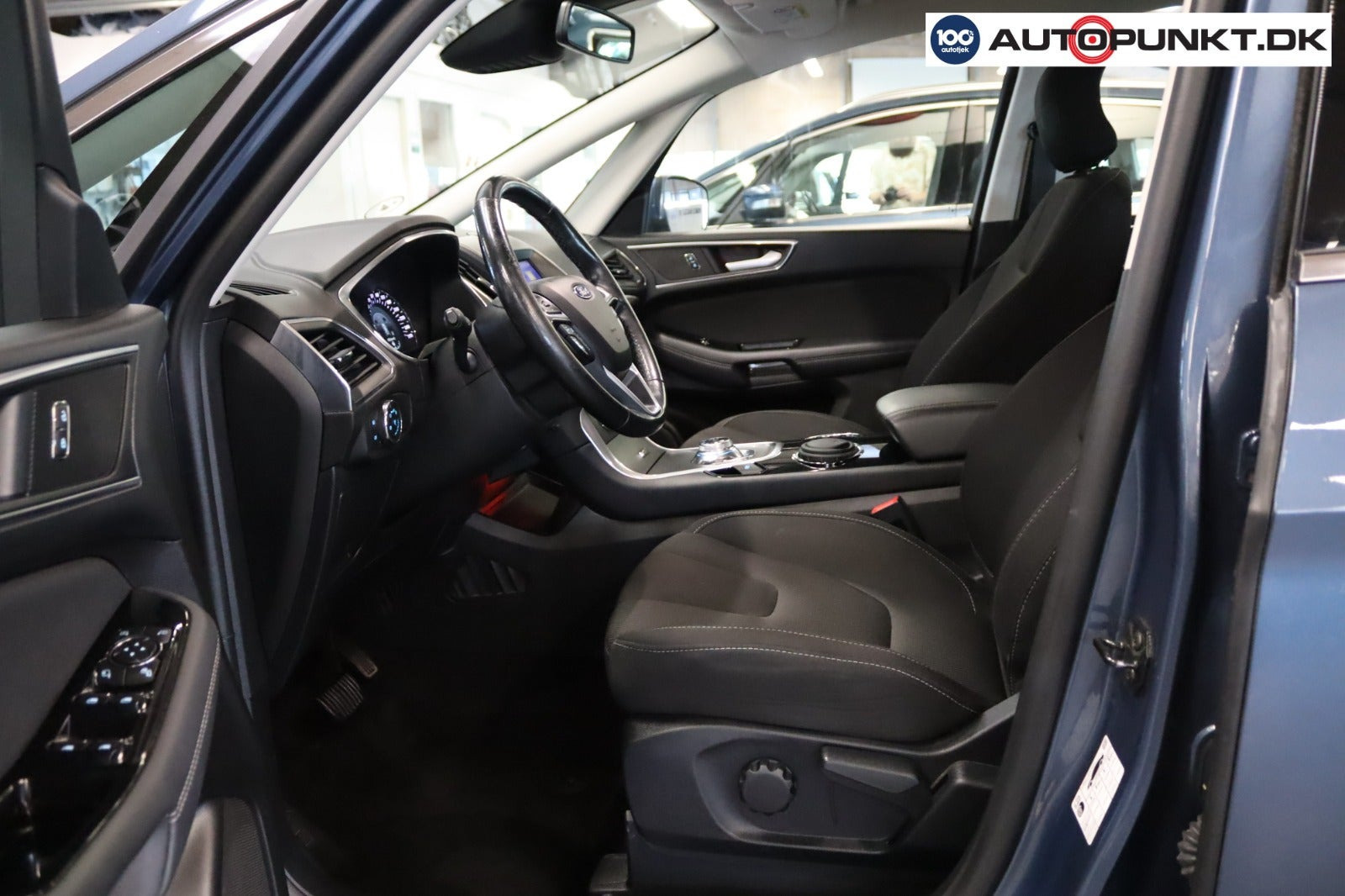 Blå Ford S-MAX fra 2022