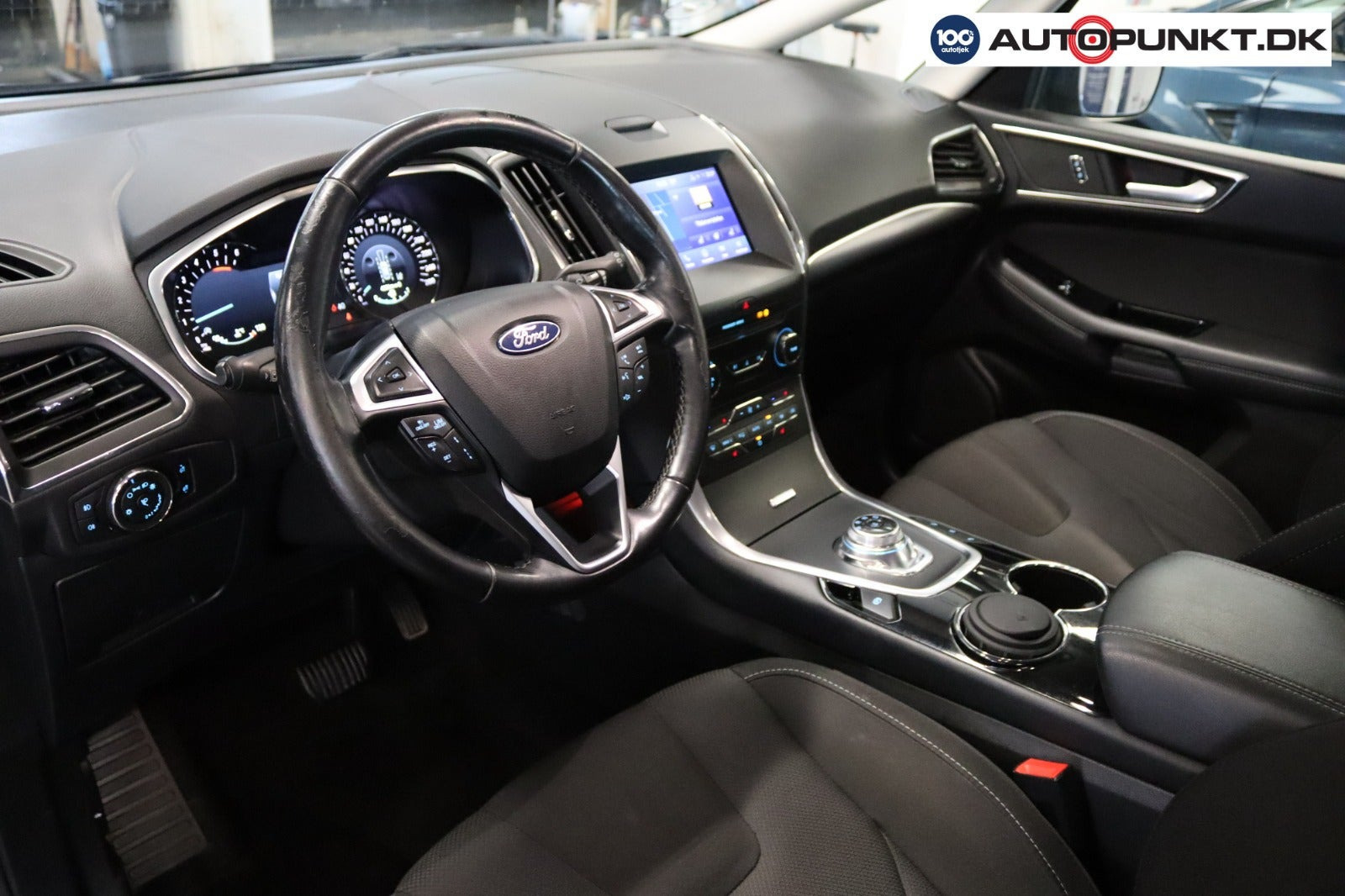 Blå Ford S-MAX fra 2022