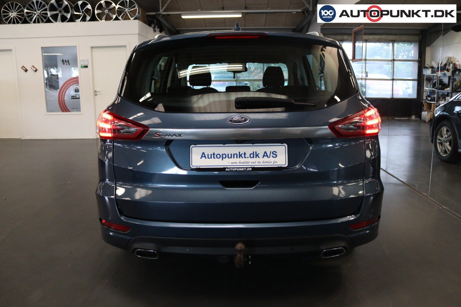 Blå Ford S-MAX fra 2022