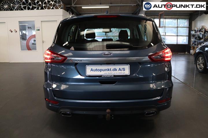Blå Ford S-MAX fra 2022