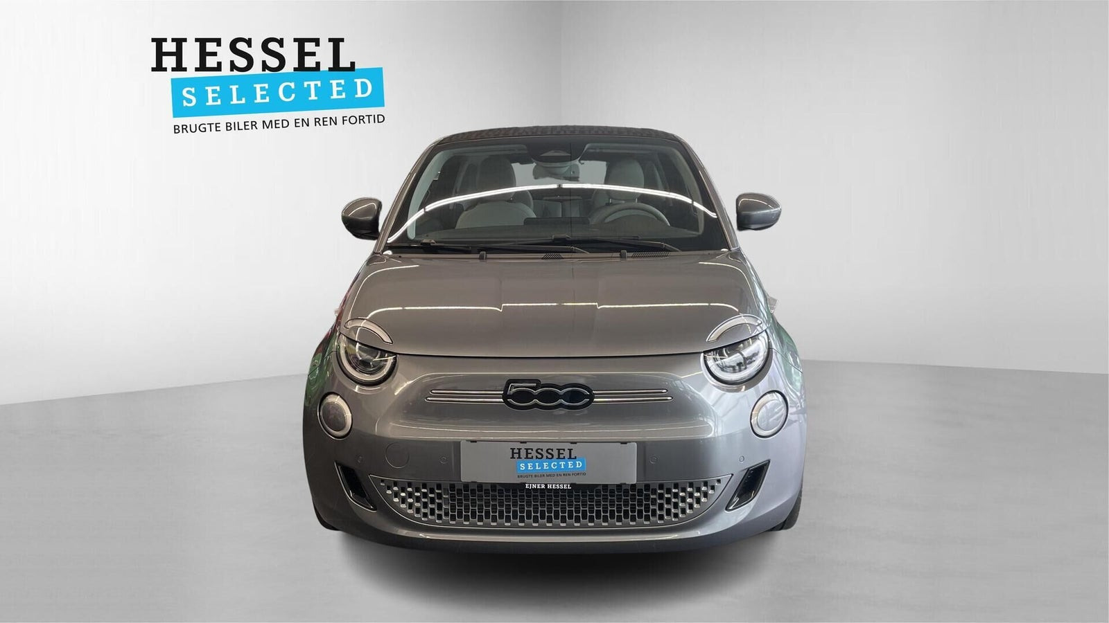 Grå Fiat 500e fra 2023