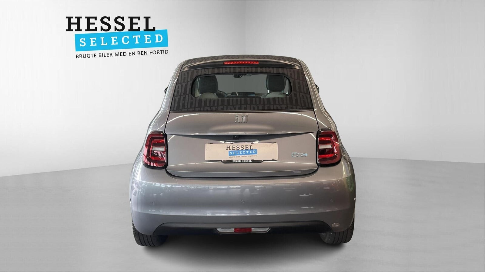Grå Fiat 500e fra 2023