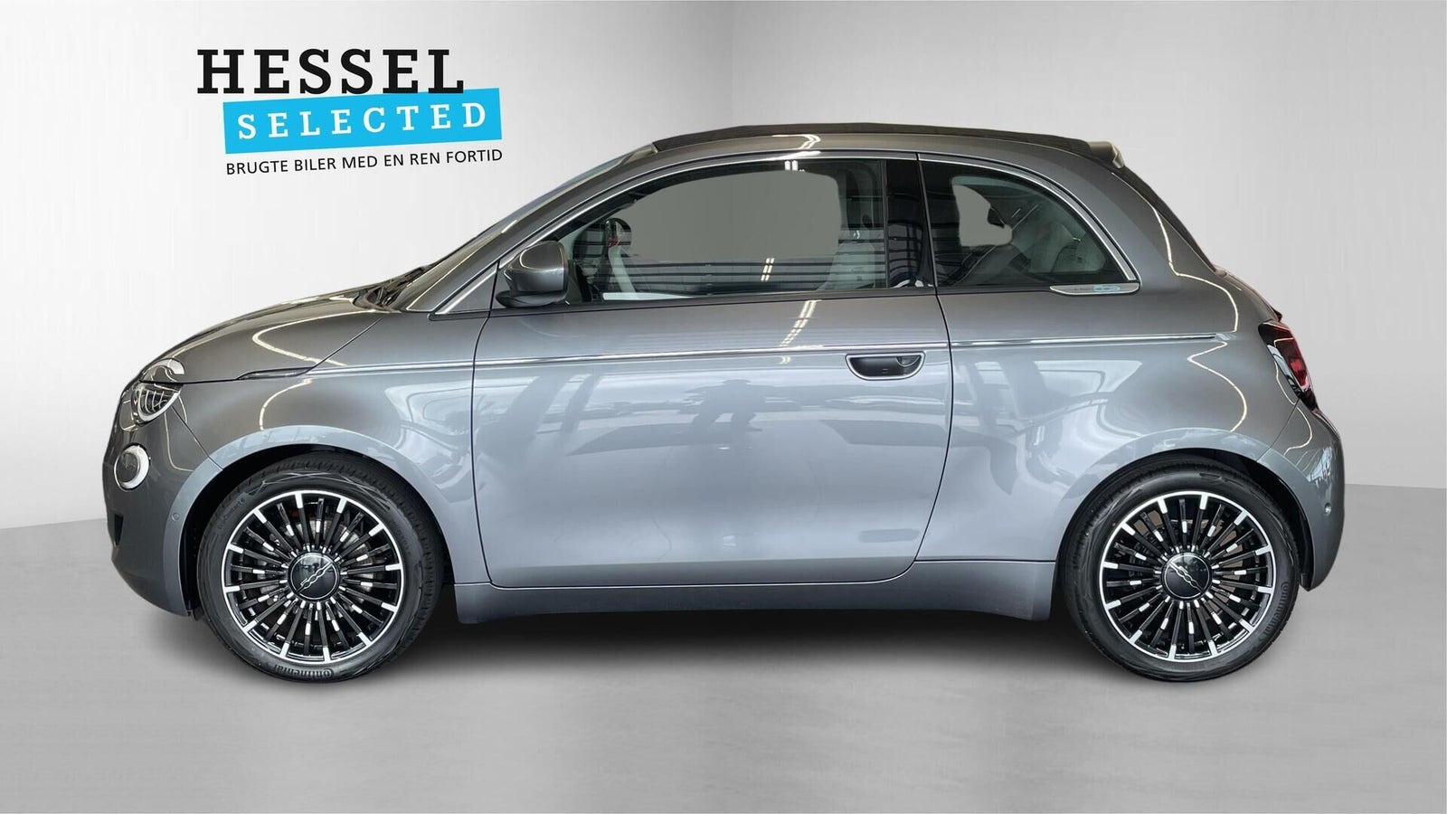 Grå Fiat 500e fra 2023