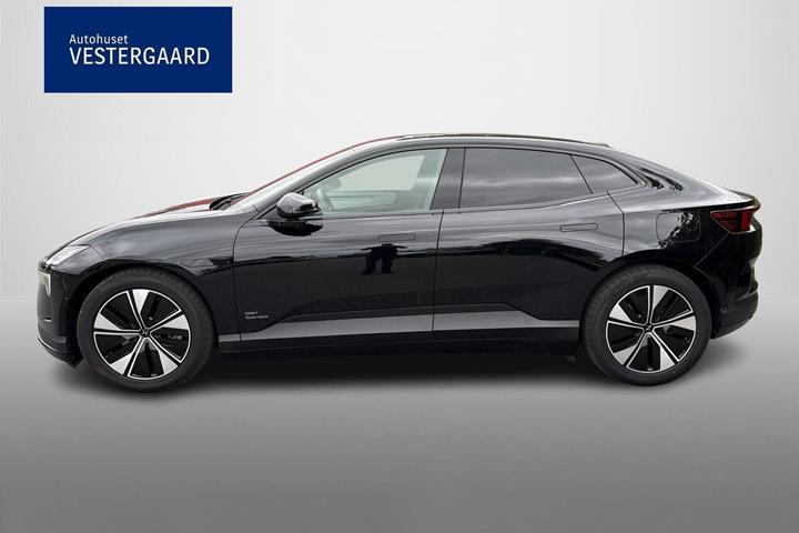 Sort Polestar 4 fra 2026
