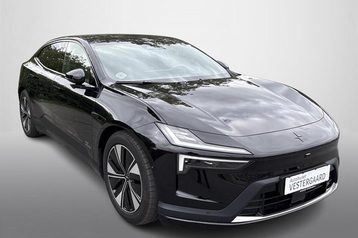 Sort Polestar 4 fra 2026