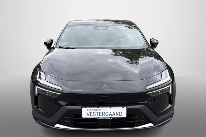 Sort Polestar 4 fra 2026