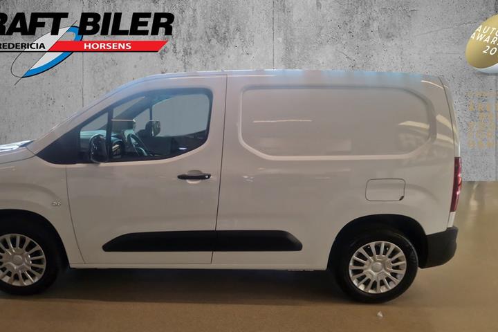 Hvid Toyota ProAce City fra 2022
