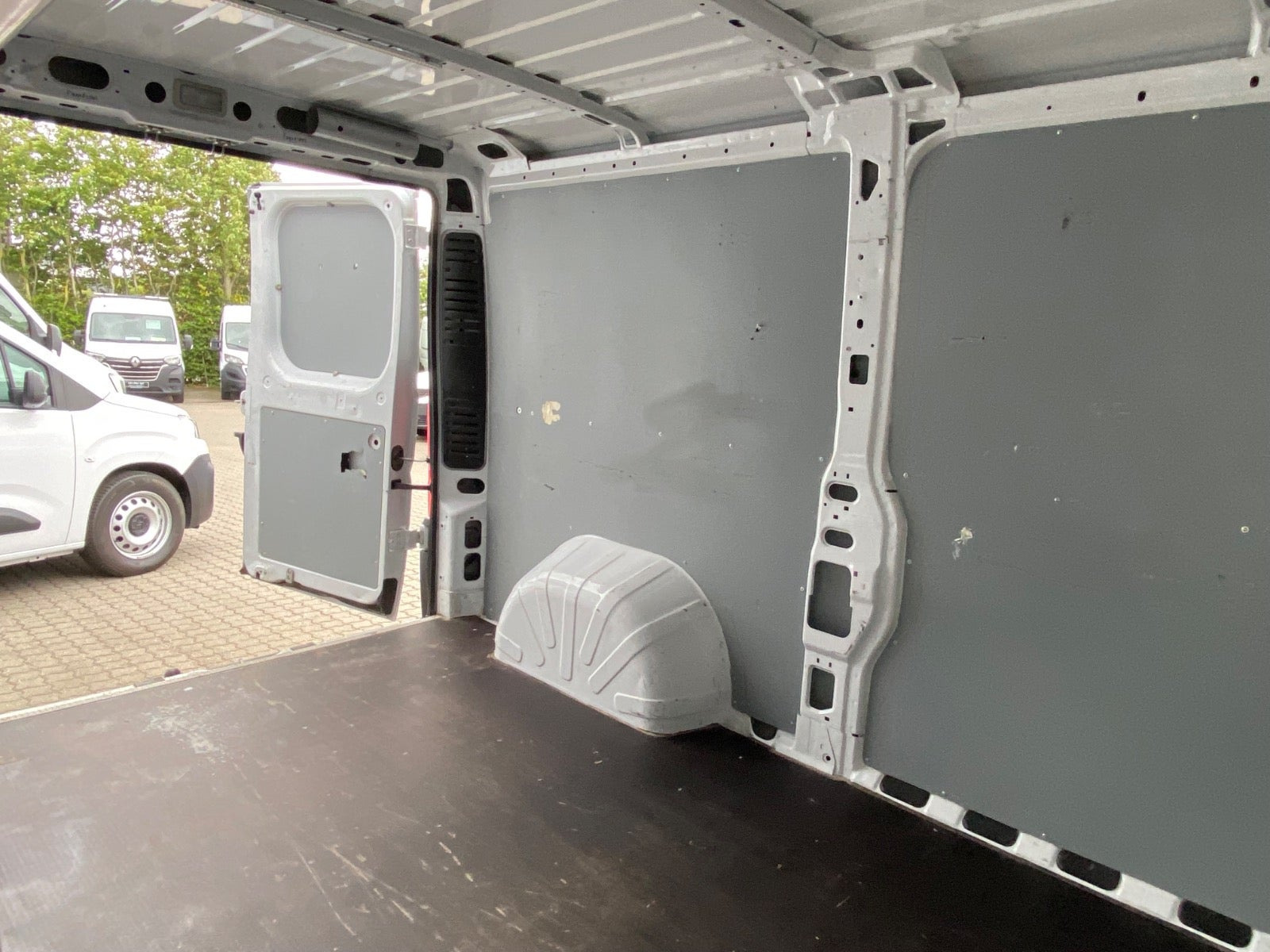 Hvid Peugeot Boxer 333 fra 2022