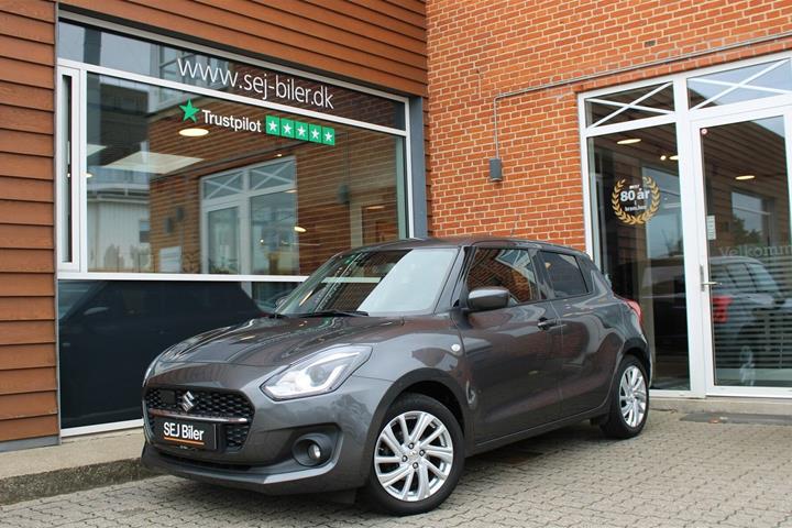Grå Suzuki Swift fra 2021