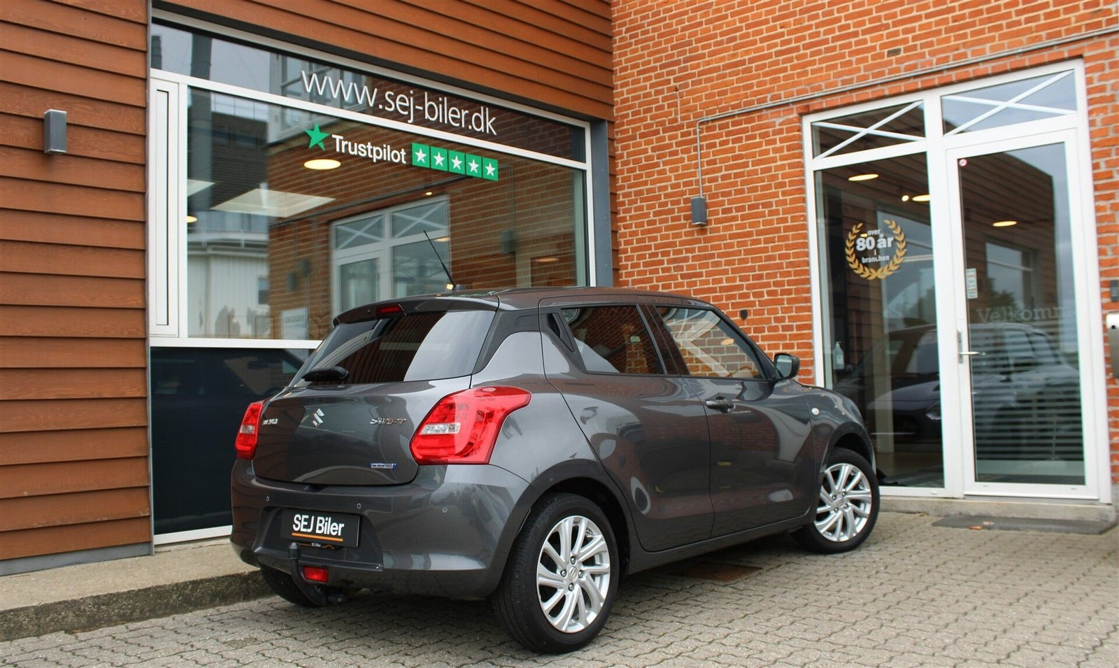 Grå Suzuki Swift fra 2021