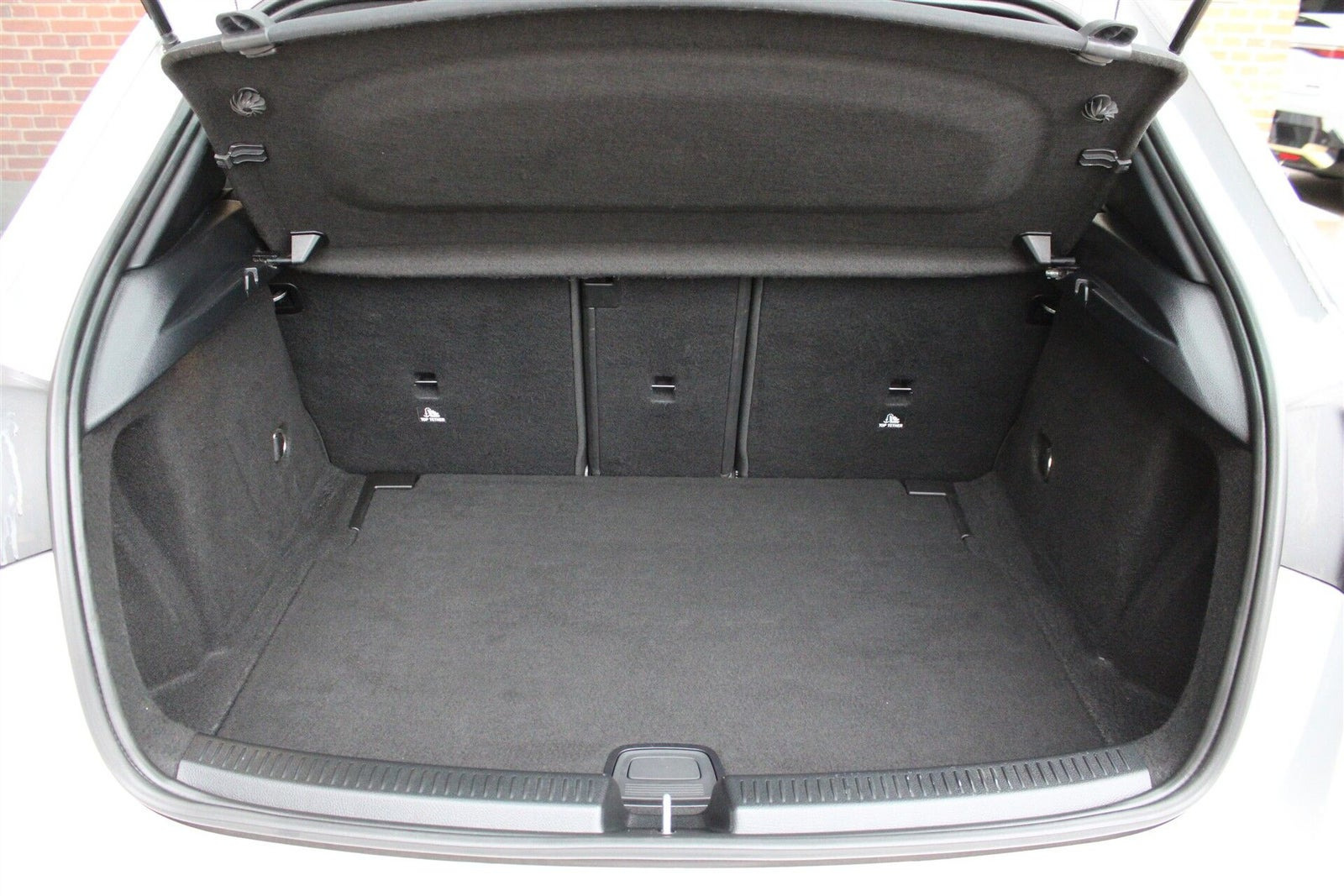 Grå Mercedes A180 d fra 2019