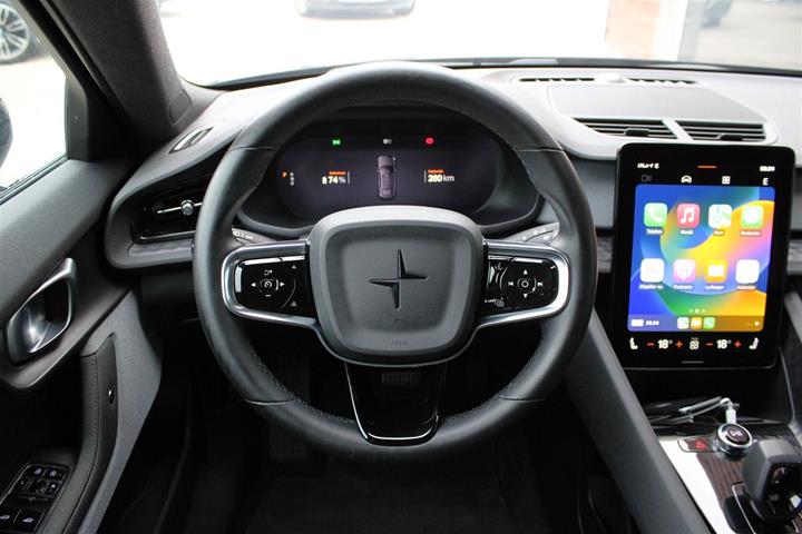 Sort Polestar 2 fra 2023