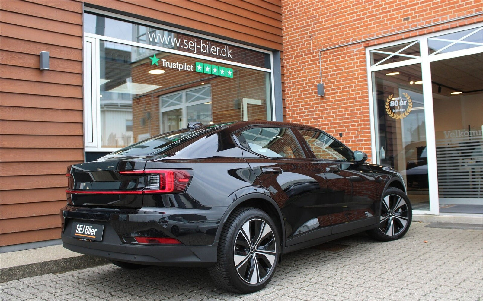 Sort Polestar 2 fra 2023
